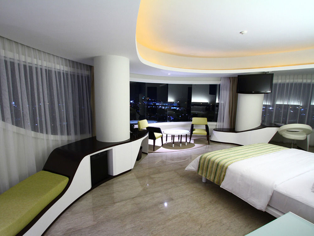Sensa Hotel בנדונג מראה חיצוני תמונה