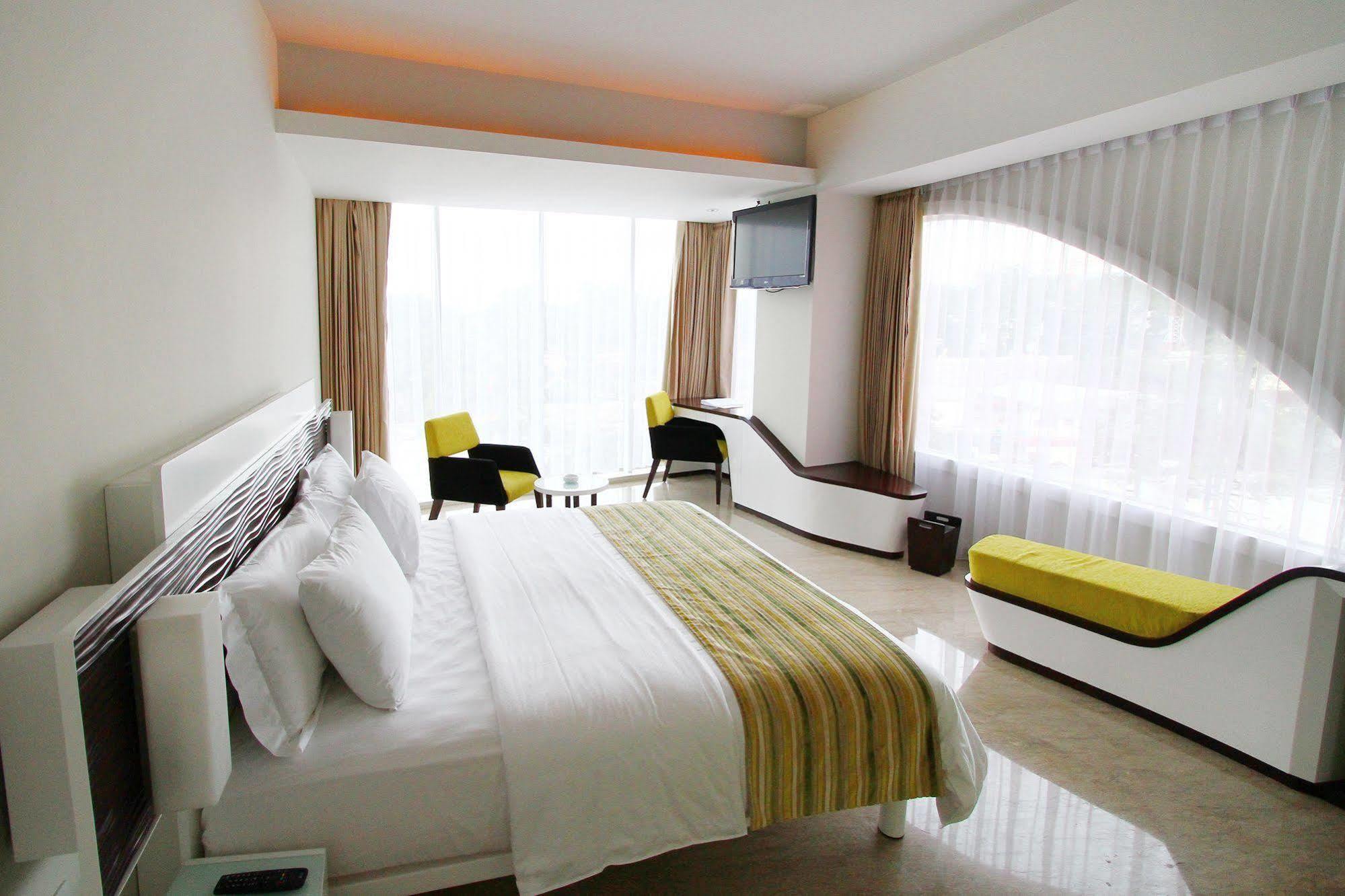 Sensa Hotel בנדונג מראה חיצוני תמונה